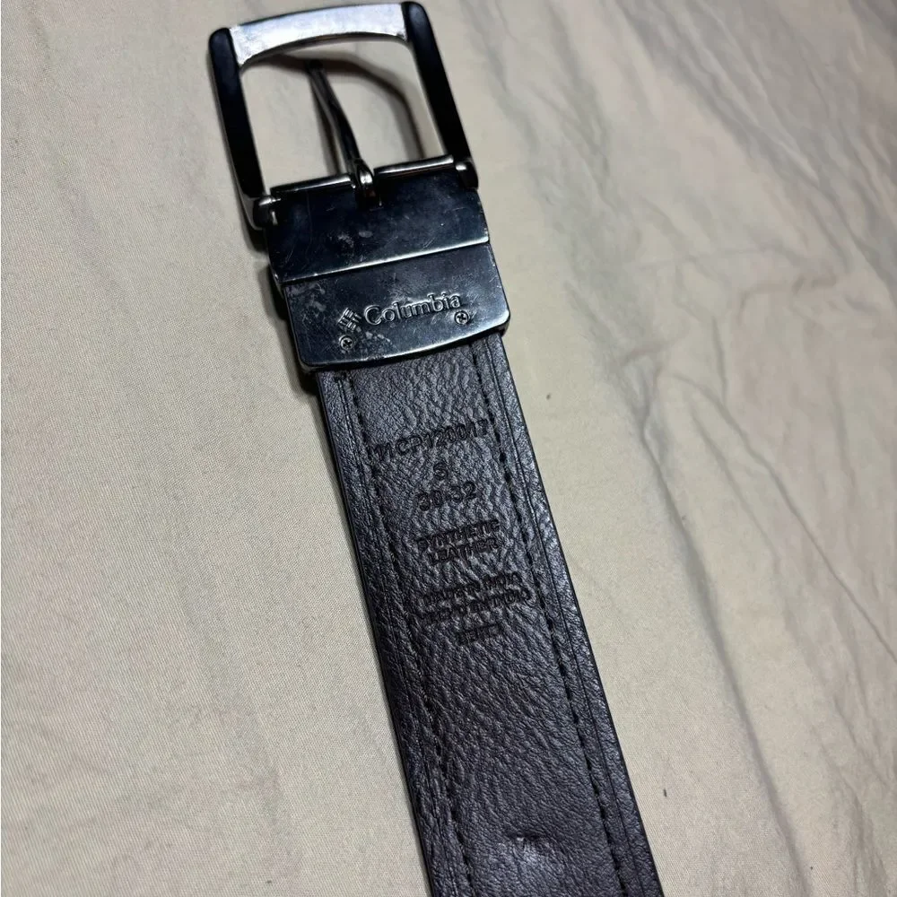 Columbia Men's Reversible Belt Size Small 30-32 Black Brown EPC